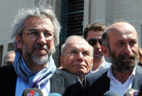 Journalisten Can Dündar und Erdem Gül zu mehrjährigen Haftstrafen verurteilt